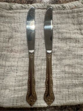 “San Marcos" (Gold Electroplate) design knives produced by International Silver